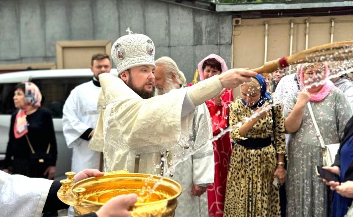 В праздник Вознесения Господня епископ Истринский Серафим возглавил  Божественную Литургию в московском храме Вознесения Господня на Гороховом  поле. | 17.06.2024 | Москва - БезФормата